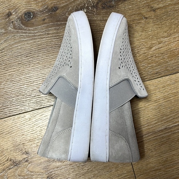 Vionic Kani Gray Suede Slip On Sneaker Size 7 - Picture 4 of 8